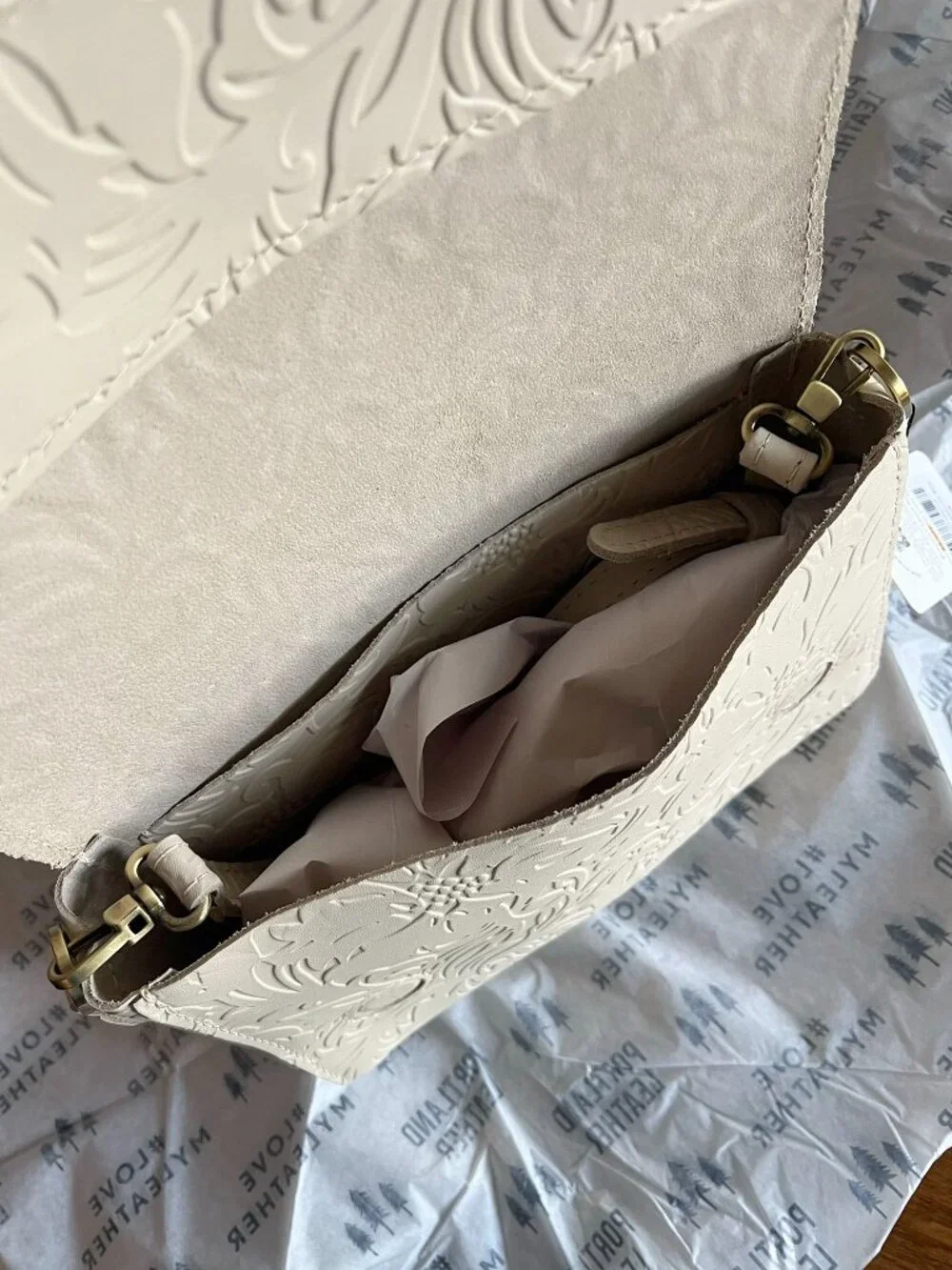 Portland Leather metro crossbody in floral Jasmine NWT - Picture 5 of 7